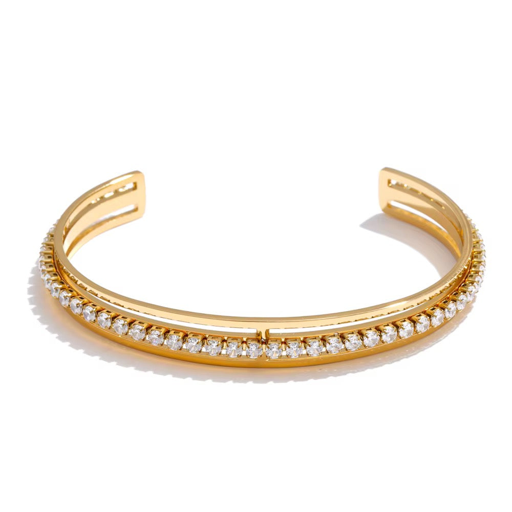 CRYSTAL BANGLE