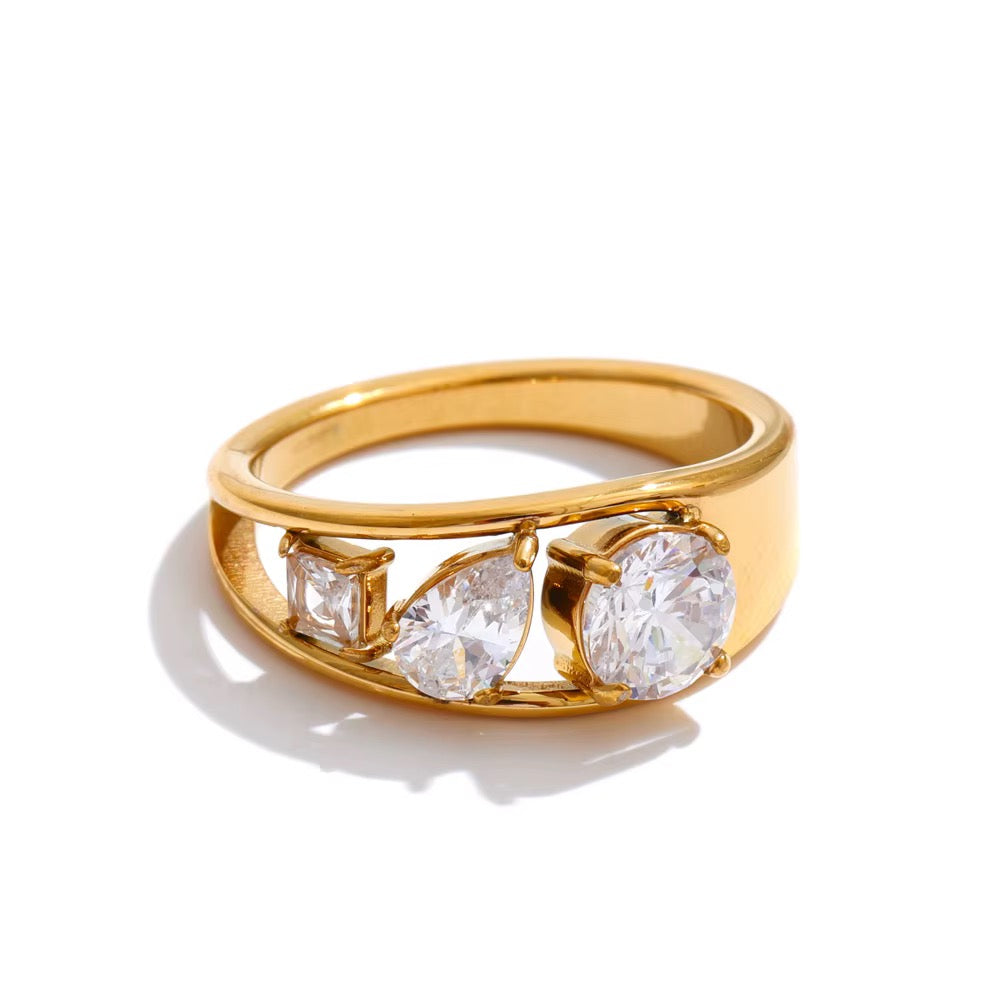 CIARA ZIROCNIA RING