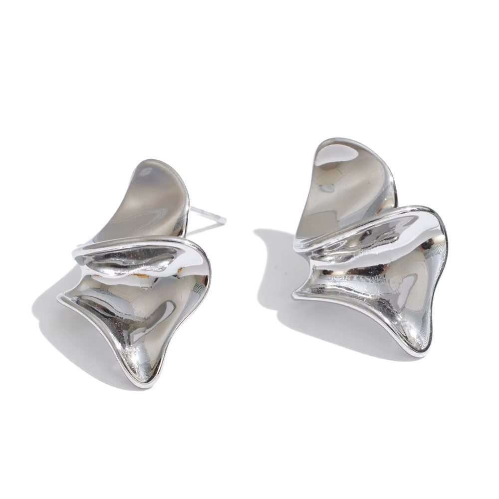 CURVED EARRINGS